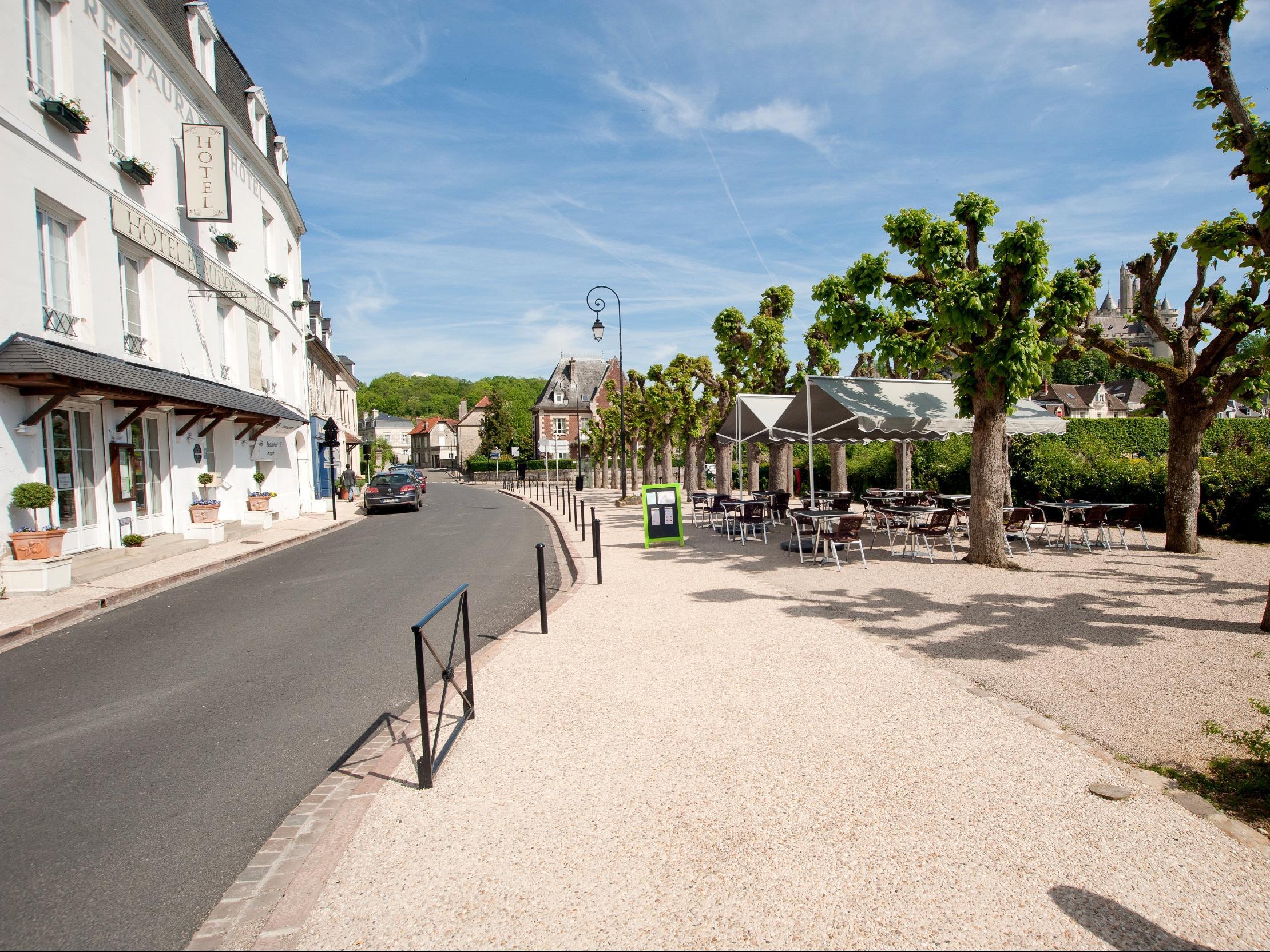 Logis Hotel Beaudon Pierrefonds Exterior foto