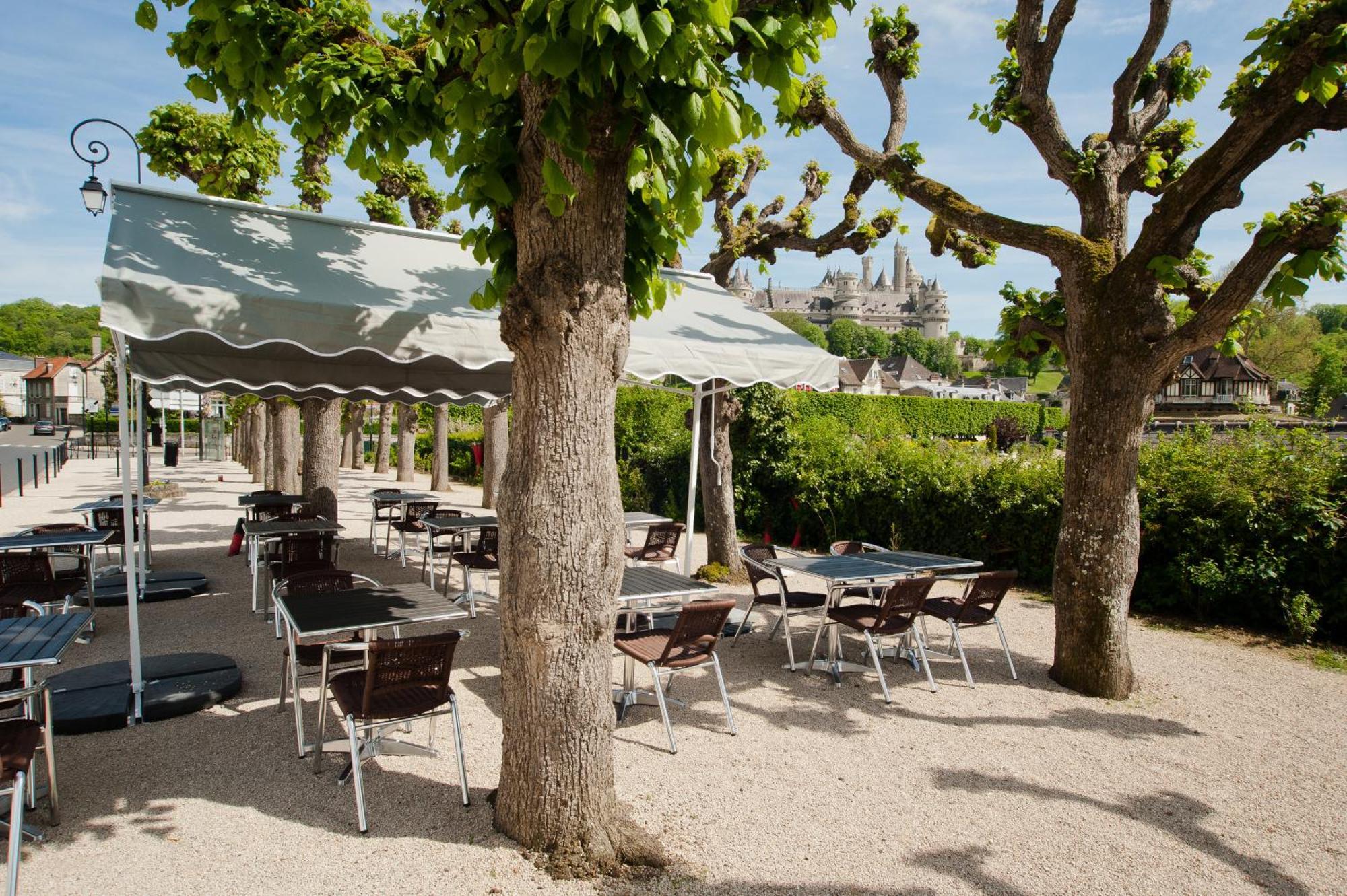 Logis Hotel Beaudon Pierrefonds Exterior foto